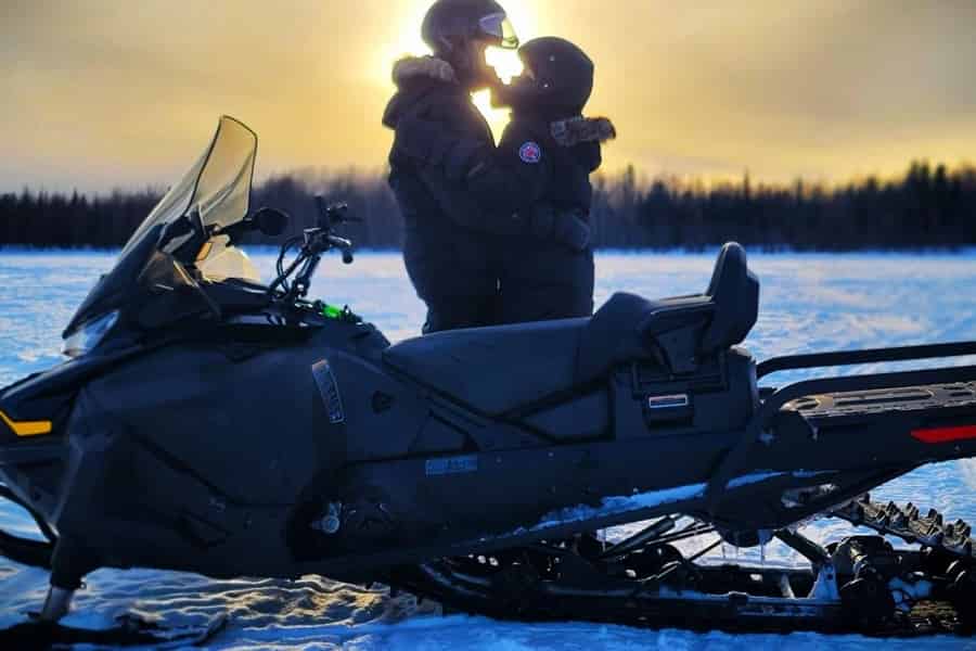 Nordpol: Schneemobil-Tour. Foto: GetYourGuide Nordpol: Schneemobil-Tour. Foto: GetYourGuide