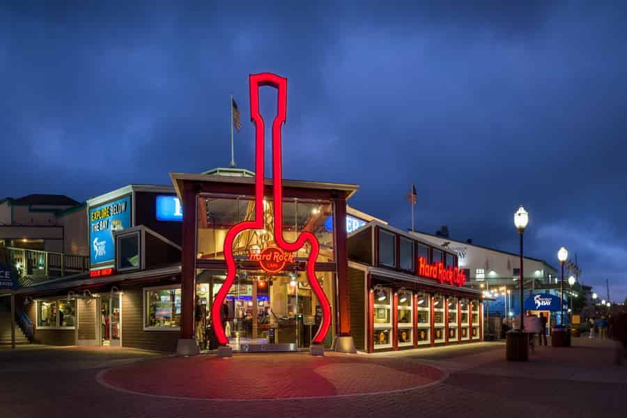 Essen im Hard Rock Cafe San Francisco am Pier 39. Foto: GetYourGuide Essen im Hard Rock Cafe San Francisco am Pier 39. Foto: GetYourGuide