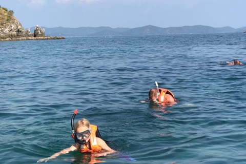 Phuket: Lazy Half-Day 3 Khai Islands Speedboat Tour