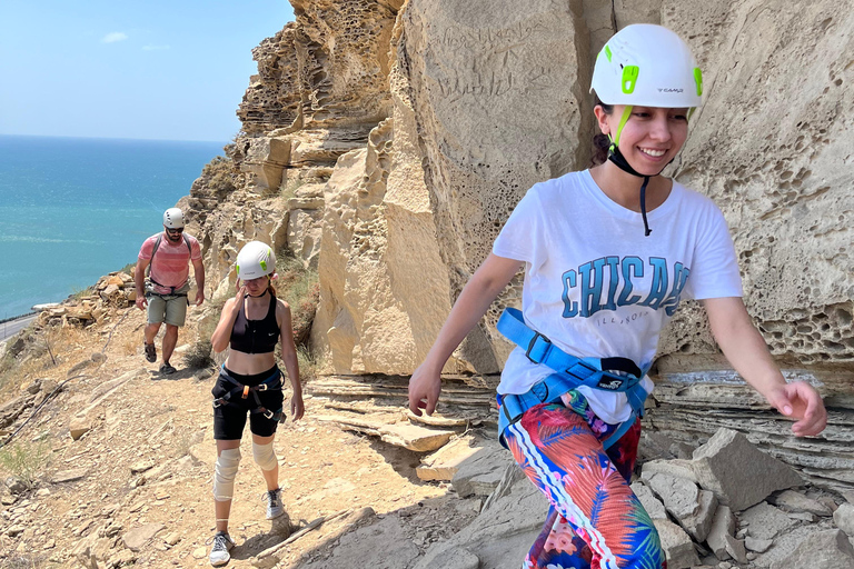 Baku: Rock Climbing Experience with Guide and Gear