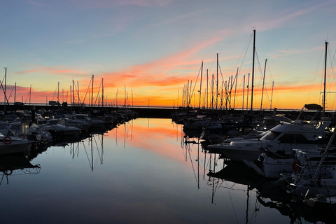 Parque das Nações: اليوغا والتأمل عند شروق الشمس على متن مركب شراعي!