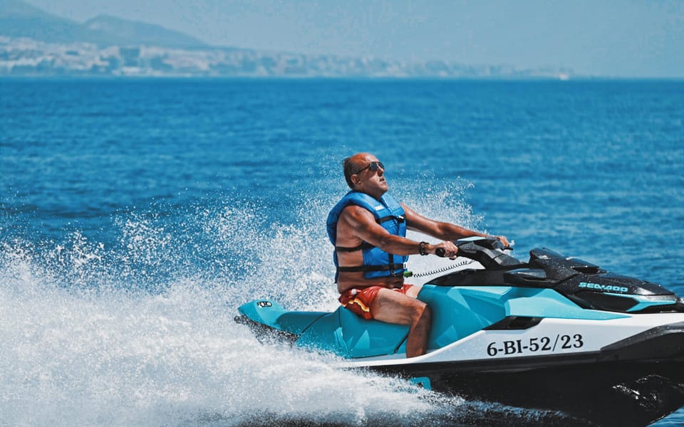 Jet Ski vs Boat: A Comprehensive Guide to Choosing the Right Watercraft -  Neighbor Blog