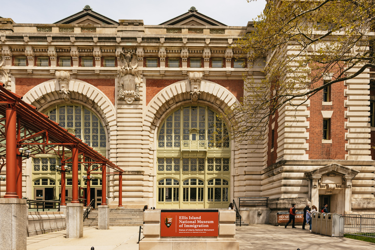 NYC: Wall Street Tour with 9/11 Memorial and Statue Ferry Lower Manhattan Walking Tour