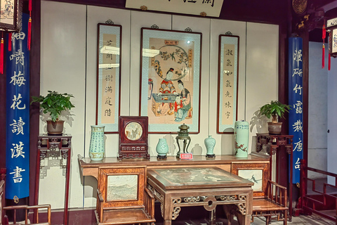Shanghai: Zhouzhuang & Luzhi Water Town Tour with Boat Ride