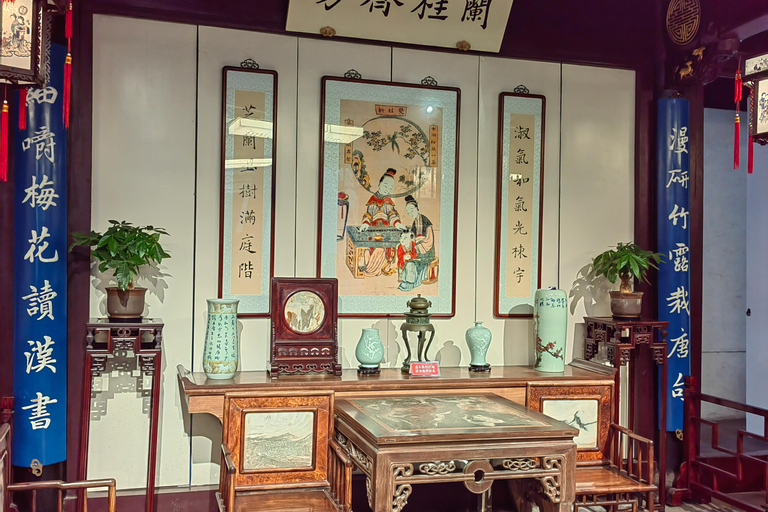 Shanghai: Zhouzhuang & Luzhi Water Town Tour with Boat Ride