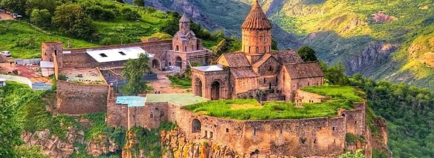 Visite de groupe : Usine de vin de Hin Areni, chute d'eau de Shaki, Tatev