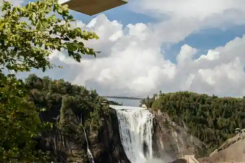 Quebec: transporte de ida e volta com parque das Cataratas de Montmorency e teleférico