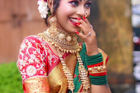 Colombo or Kandy: Traditional Dress & Photography Session