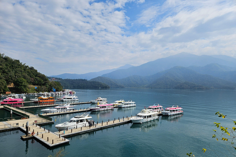 From Taipei: Private 3-Day Tour to Sun Moon Lake and Alishan Premium Hotels | Solo Traveler