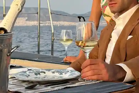Żeglarstwo i gastronomia na Riwierze Ateńskiej