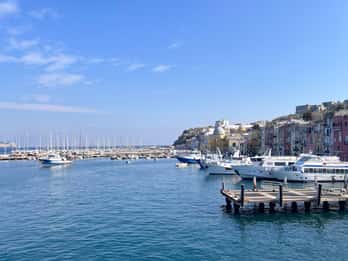 Tour dell’isola di Procida in barca con soste bagno