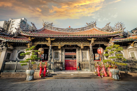 Taipei Tastes Food Tour with 12+ Tastings