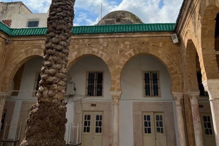Całodniowa wycieczka po Kartaginie Sidi Boussaid i Medynie w TuniPerły Tunisu: Kartagina, Medyna i Sidi Boussaid Tour