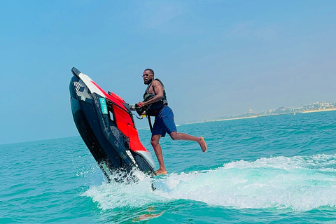 Dubai: fai jetski/visita la splendida architettura dell&#039;emirato dal mare30 minuti