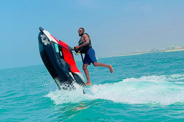 Dubai: jetski/upplev emiratets vackra arkitektur från havet30 minuter