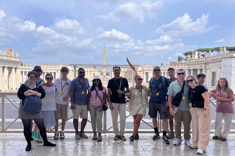 St. Peter's Basilica: Guided Tour with Priority access St. Peter's Basilica French Guided Tour