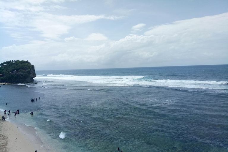 Yogyakarta: Pindul Cave, River Tubing & Indrayanti Beach
