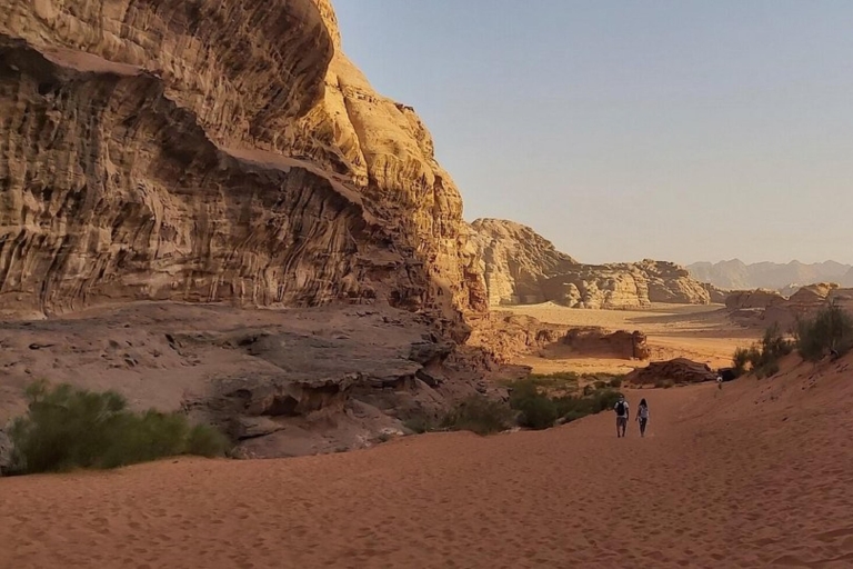 4-stündige Sonnenuntergangstour Wadi Rum Wüstenhighlights4-stündige Jeeptour morgens oder bei Sonnenuntergang Wadi Rum Wüstenhighlights