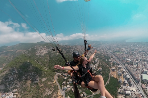 Alanya Paragliding Erlebnis mit HotelabholungGleitschirmfliegen in Alanya mit Abholung und Rücktransport