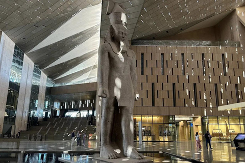Hurghada: Viagem de um dia ao Cairo de avião, pirâmides, esfinge e museuEntrada para as Pirâmides de Gizé, a Esfinge e o Grande Museu Egípcio