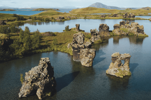 Akureyri: Private Tour Godafoss, Myvatn, Grjótagjá, Hverir.