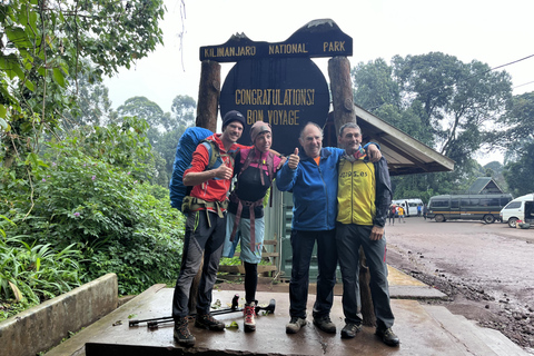Moshi: scalata del Kilimangiaro in 6 giorni attraverso il percorso Rongai