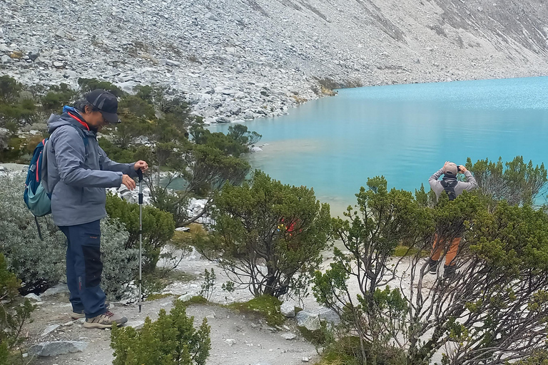 Huaraz: Laguna 69 Guided Hike in Huascarán National Park