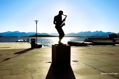 Molde: 2-Hour Guided City Walking Tour