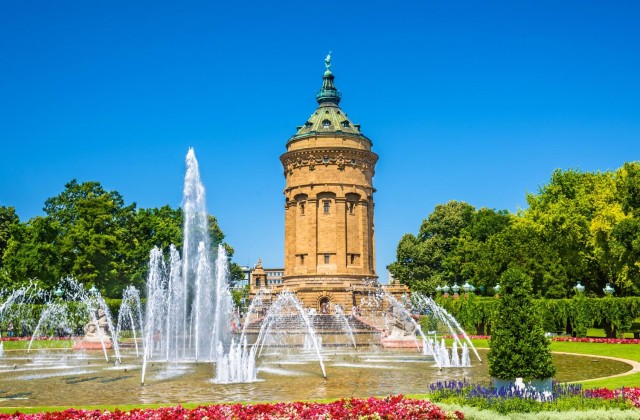 Mannheim: Insta-Perfect Walk with a Local