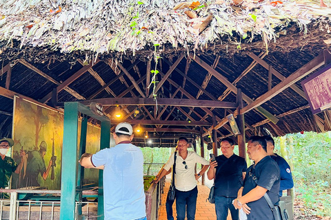 Excursão de dia inteiro aos túneis de Cu Chi e passeio pela cidade de Ho Chi Minhtour privado