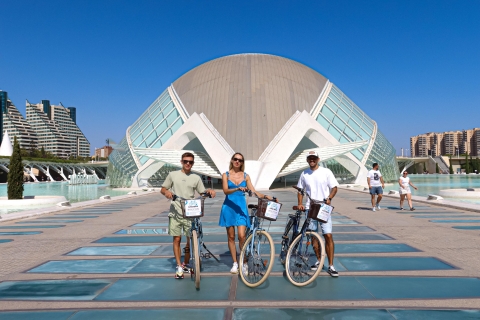 Visit the most important places in Valencia in 3 hours.