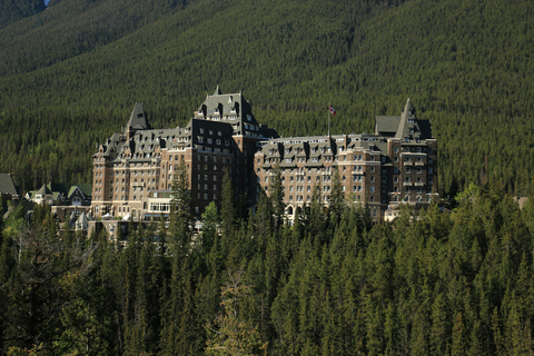 Banff: 3-Hour Evening Wildlife Viewing & Sunset Experience