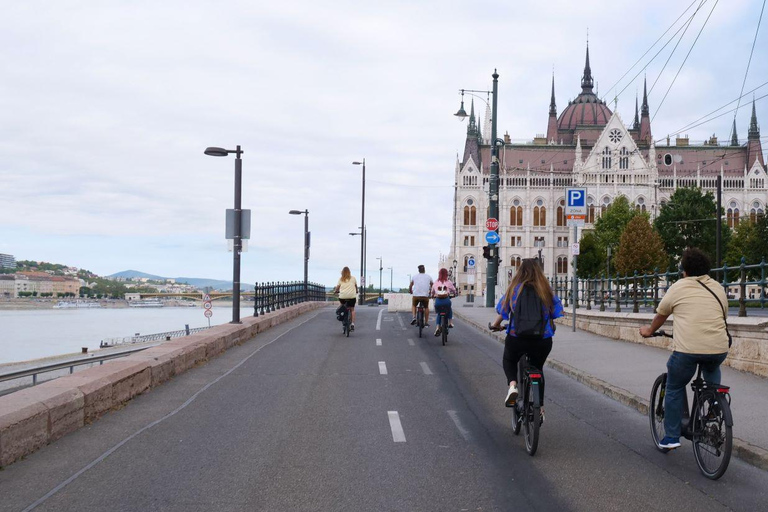 Budapest: Guidad sightseeing-tur med e-cykelRundresa på nederländska