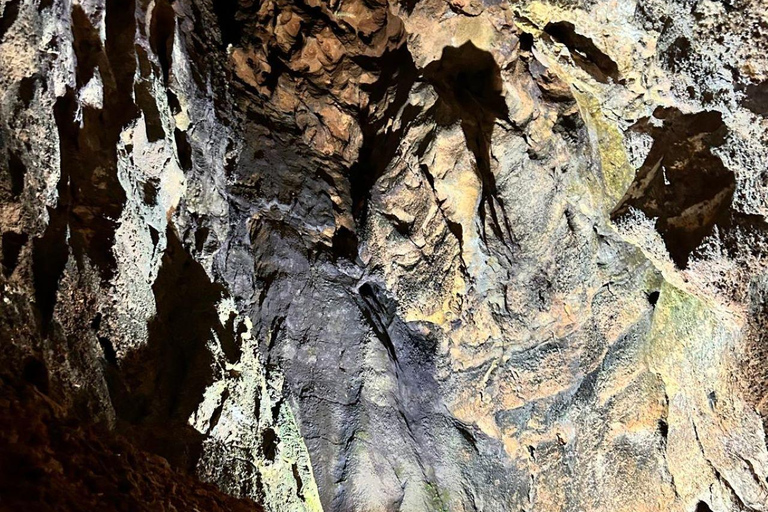 From Albir, Benidorm & Calpe: Jalon & Caves of Skulls Tour From Calpe with Meeting Point at Suitopia