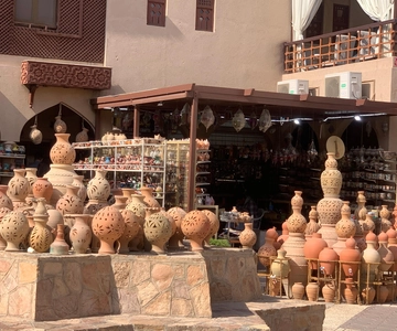 Nizwa: Nizwa Fort and Birkat Al Mouz Guided Tour