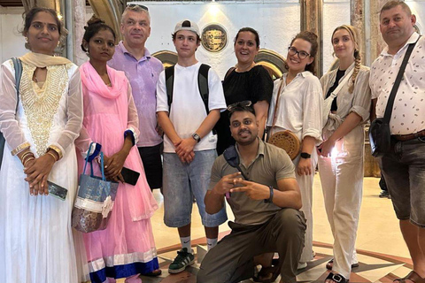 Mumbai: Elephanta Caves, Ferry Ride & Heritage Tour