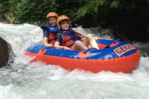 Ubud: Pakerisan Jungle River Tubing Abenteuer mit MittagessenTubing-Abenteuer mit Treffpunkt