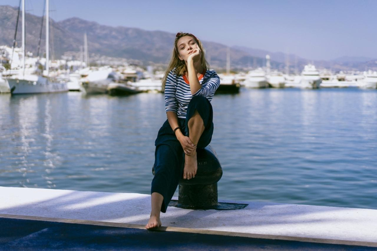 Málaga: Harbour & Waterfront Private Photoshoot Super Premium: 75 photos | 90 mins