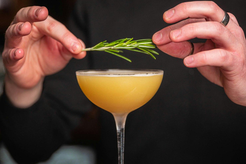 Lisbon: Cocktail tasting - outdoor activity