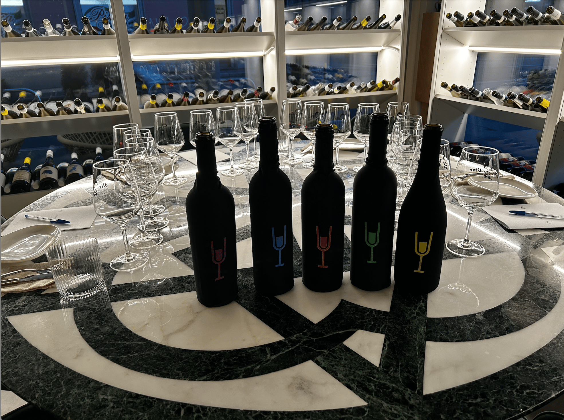 Blindverkostung von 3 Tessiner Weinen & lokalen Häppchen in Lugano