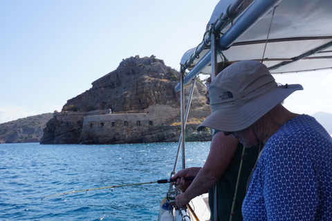 Creta: Passeio de barco para pesca e natação com almoço e bebidas