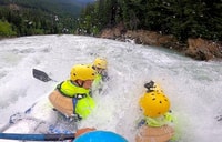 Battendo il fiume Cavallo, massima potenza Doppio colpo Rafting - Hizvo
