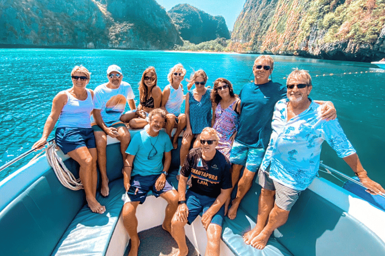 Phuket: Phi Phi Islands Boat Tour with Snorkeling and Lunch