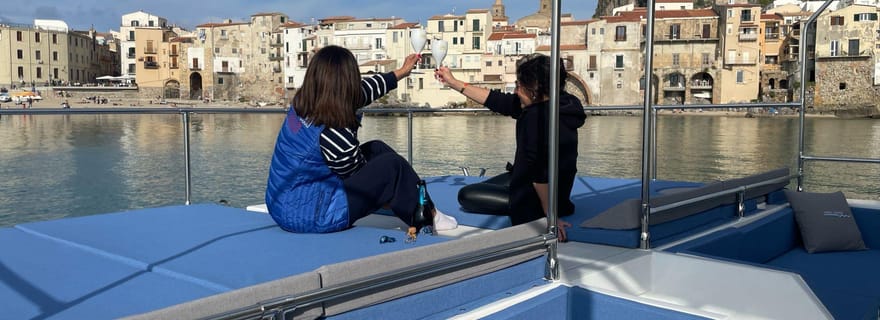 Catamaran Tour : une expérience de découverte de la côte de Cefalù.