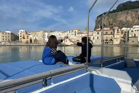 Catamaran Tour: esperienza della scoperta della costa di Cefalù.