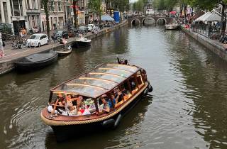 Amsterdam: Offene Bootstour mit optionalen Unlimited Drinks