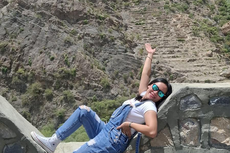 Shared Tour: Nizwa Fort, Souq, Birkat Al Mouz & Jebel Akhdar