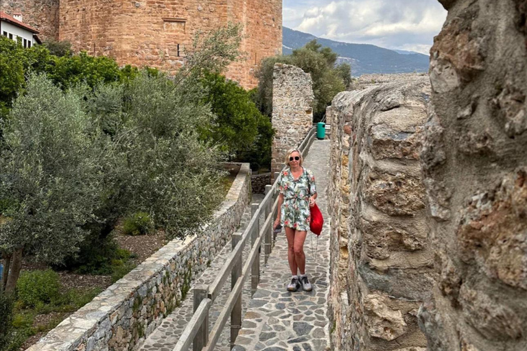 Passeio de trekking pelo Castelo de Alanya com vistas panorâmicasCaminhada pelo Castelo de Alanya com vistas panorâmicas (Norsk)
