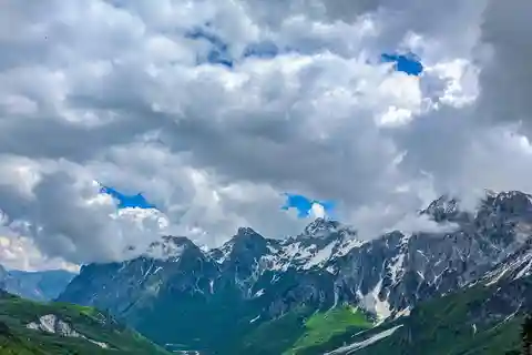 tour de día completo a Theth desde Tirana , Durresi , Shkodra .