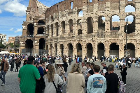 Rom: Colosseum Colosseum, Forum Romanum och Palatinkullen IngångRom - biljetter Biljett till Colosseum, Forum Romanum och Palatinkullen